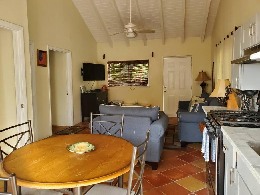 The Cottage at Villa Indigo Charlotte Amalie Esterno foto